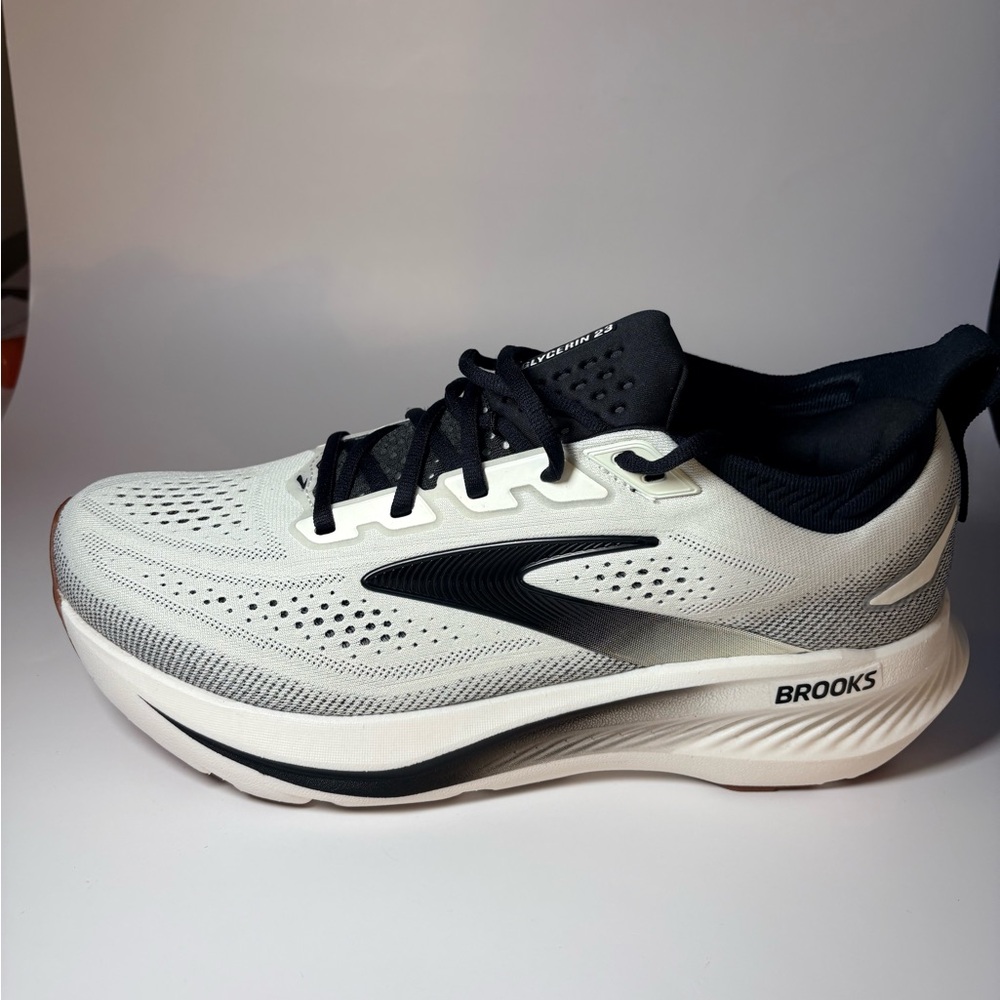 Brand New In Box 🔥🔥🔥 Brooks Glycerin 23. Men's size 8 Wide.